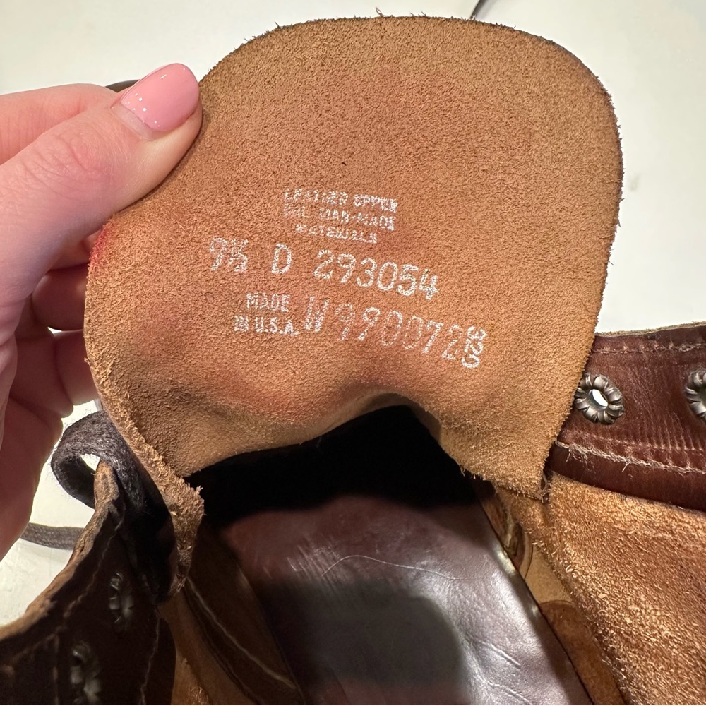 Mens Classic Brown Leather Boot - Picture 7 of 8